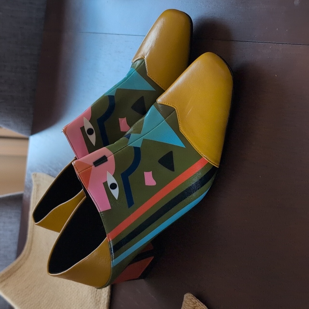 New Abstract face clogs W 42